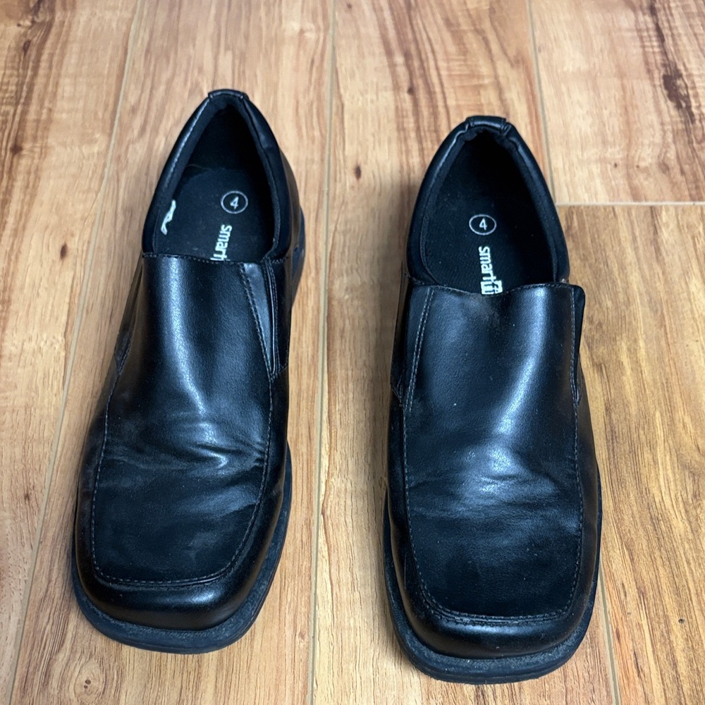 Smartfit Men's Sleek Black Slip-On Loafers